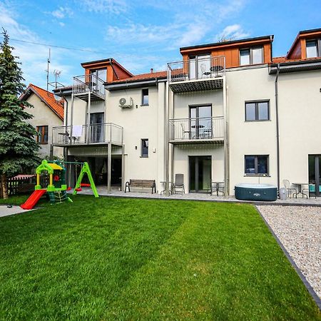 Apart Baltyk Pokoje & Apartamenty Леба Экстерьер фото