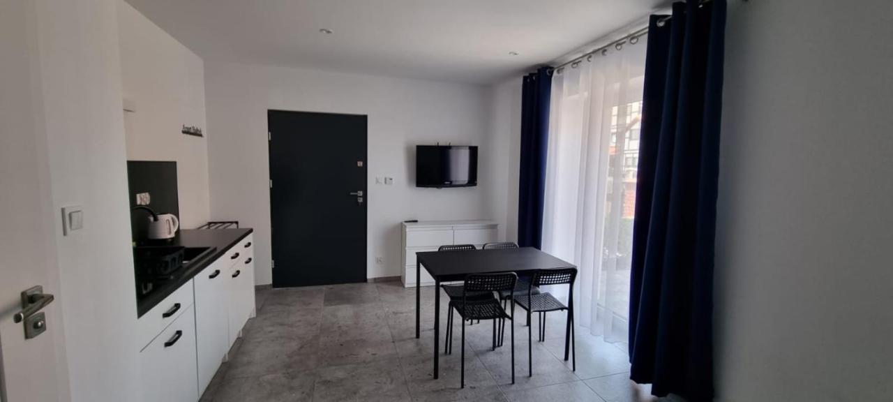 Apart Baltyk Pokoje & Apartamenty Леба Экстерьер фото